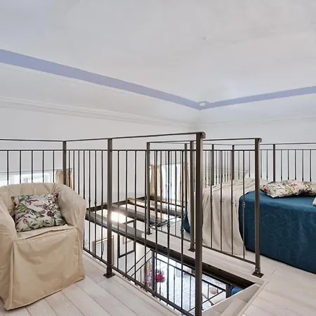 To Art Apartment