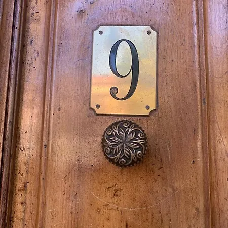 To Art Apartment